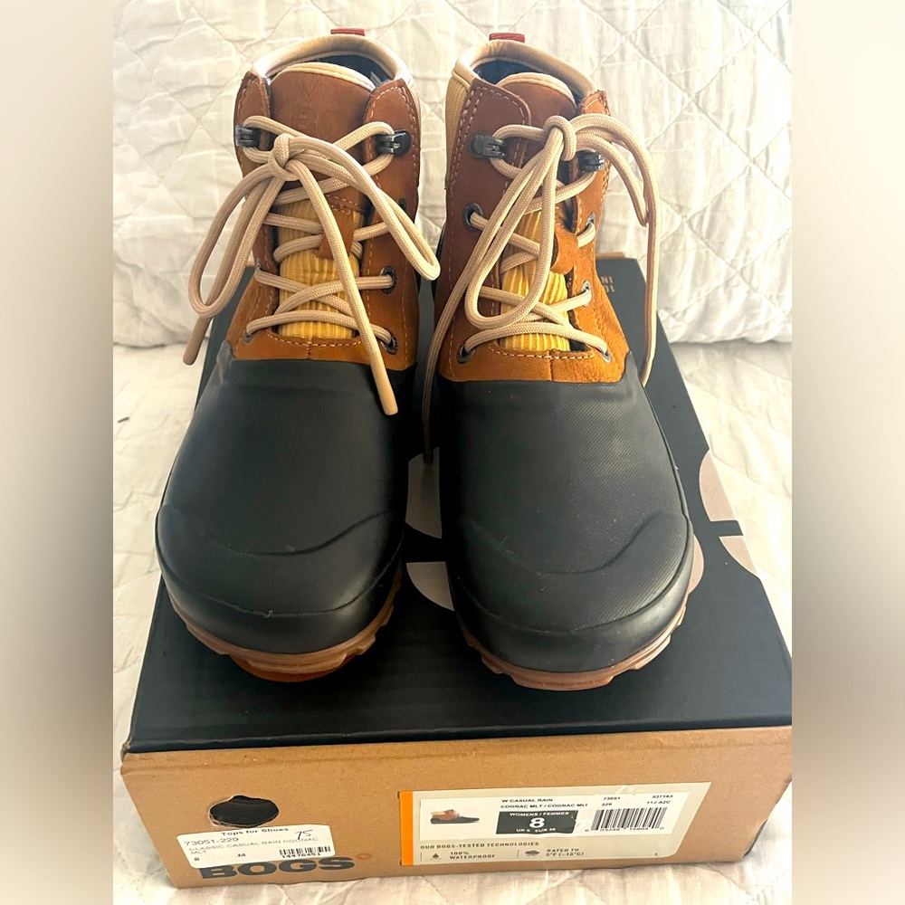 BOGS Waterproof Boots EUC Women’s Size 8 73051-229